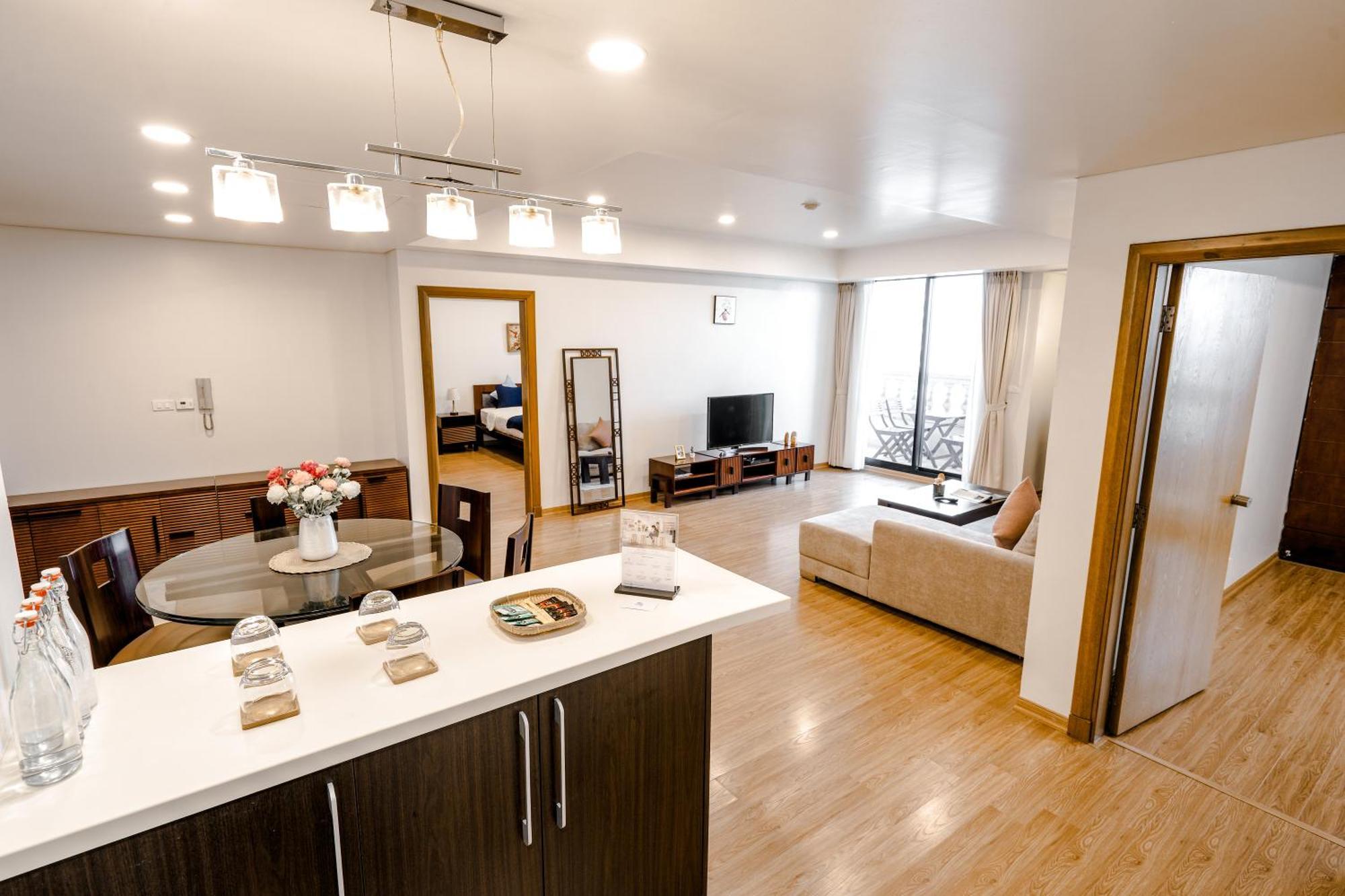 Wecozy Pacific - Spacious Apartment, Train Station Side Hanoi